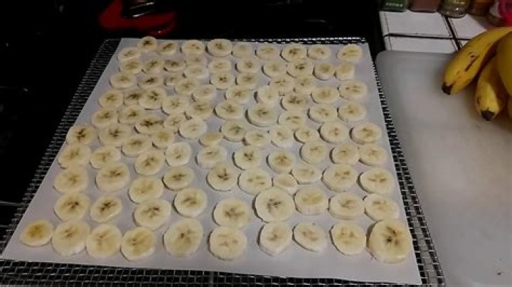 How do you dehydrate bananas in Excalibur?