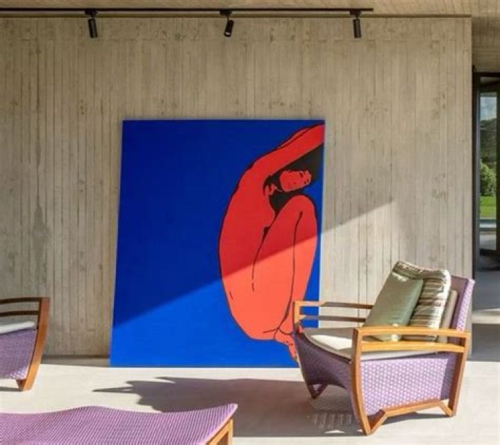How do you move large pieces of art?