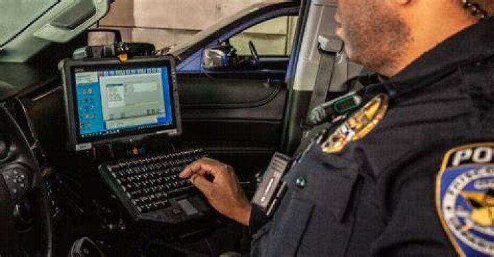 How does the police system work in Australia?