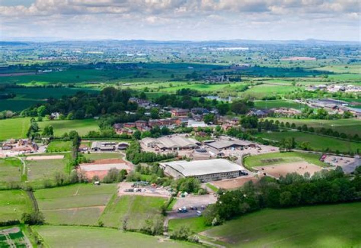What courses are at Hartpury College?