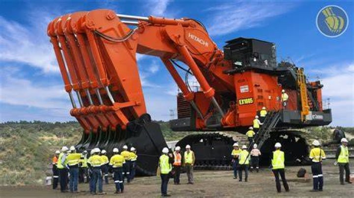 What is the biggest 360 excavator?