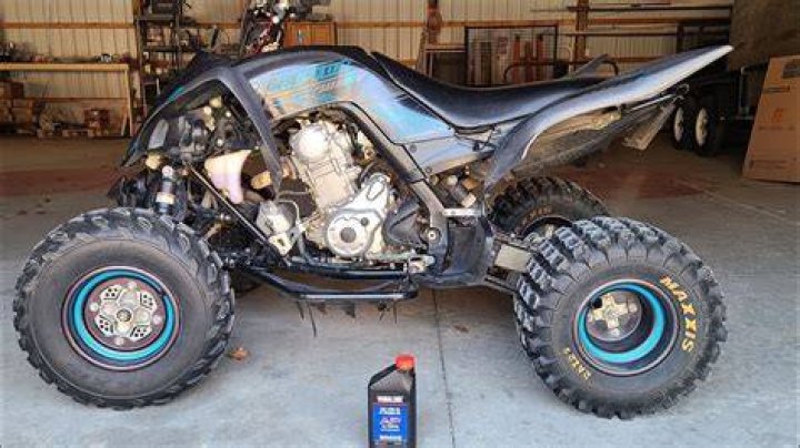 What oil does a Yamaha Raptor 660 take?