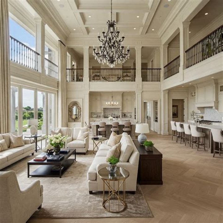 What rooms are in a rich house?