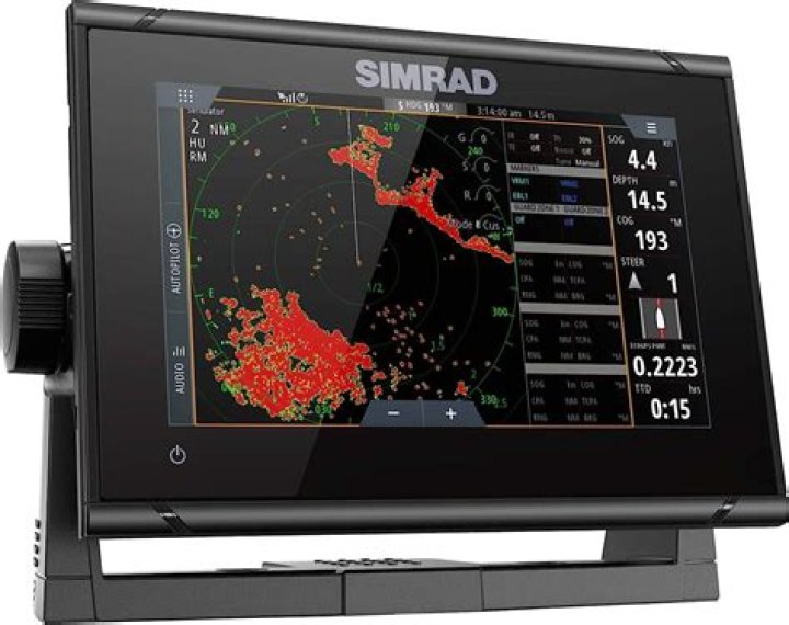 What transducer comes with Simrad GO7?