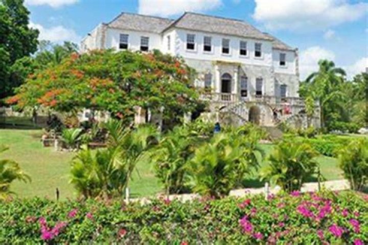 Why did Annie Palmer come to Jamaica?